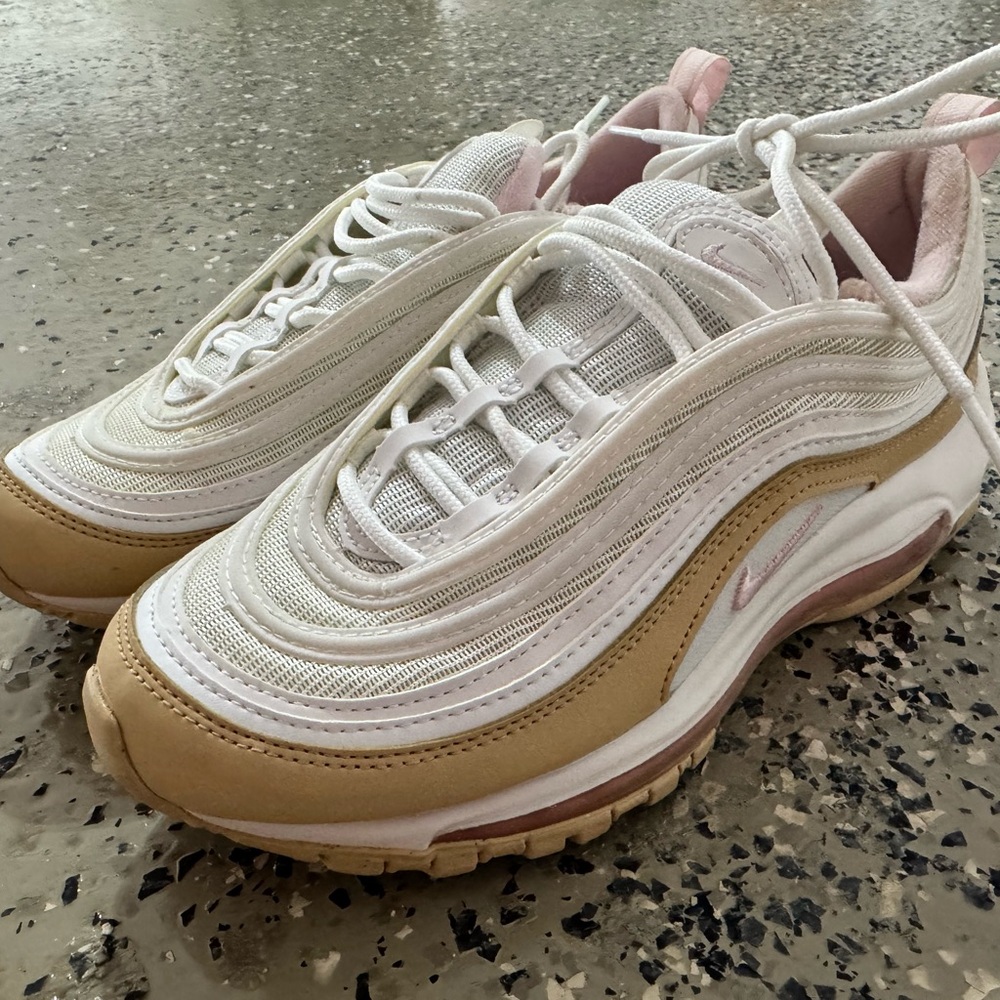 Nike White and Pink Sneakers Sleek Design